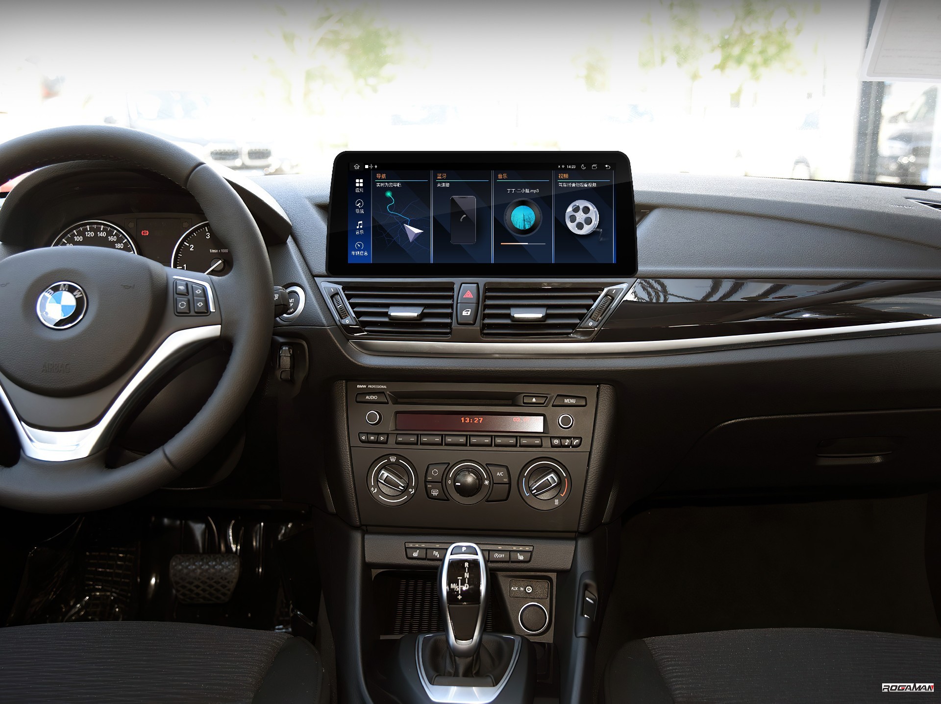 X1 低配 E84 2013-2015款 12.3寸 安装图.jpg